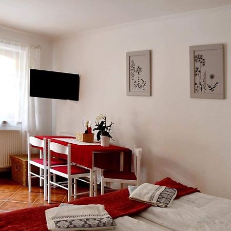 Szentesi Panzio Bed and Breakfast Fertőrákos Exteriör bild