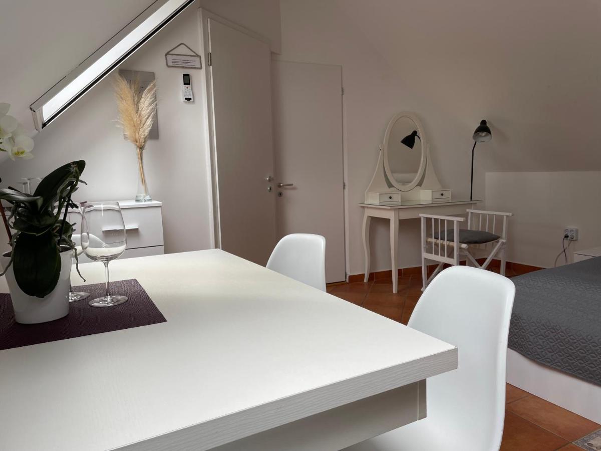 Szentesi Panzio Bed and Breakfast Fertőrákos Exteriör bild