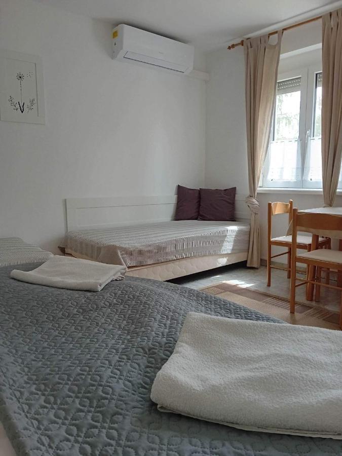 Szentesi Panzio Bed and Breakfast Fertőrákos Exteriör bild