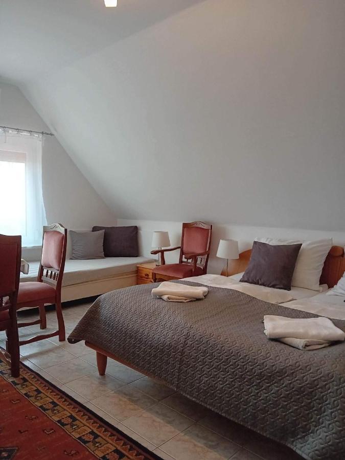 Szentesi Panzio Bed and Breakfast Fertőrákos Exteriör bild
