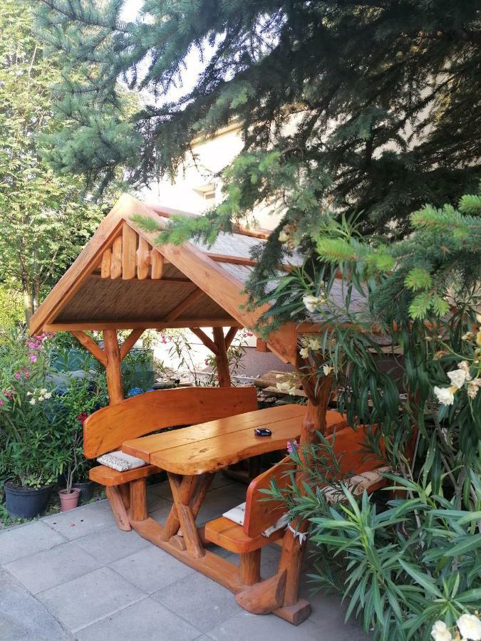 Szentesi Panzio Bed and Breakfast Fertőrákos Exteriör bild